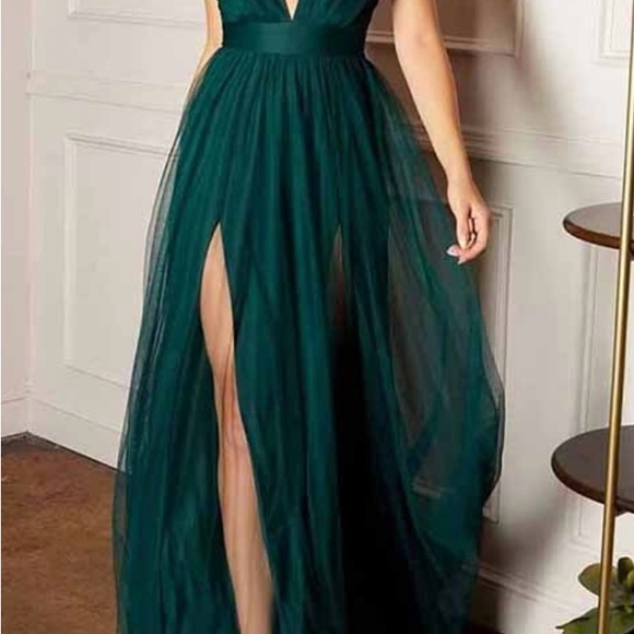 Amoris by CD Dresses & Skirts - Chic Emerald Maxi Dress with Slit